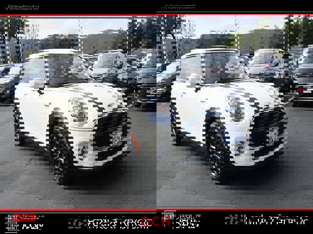 Used 2021 MINI Cooper 2-Door Hardtop image 3