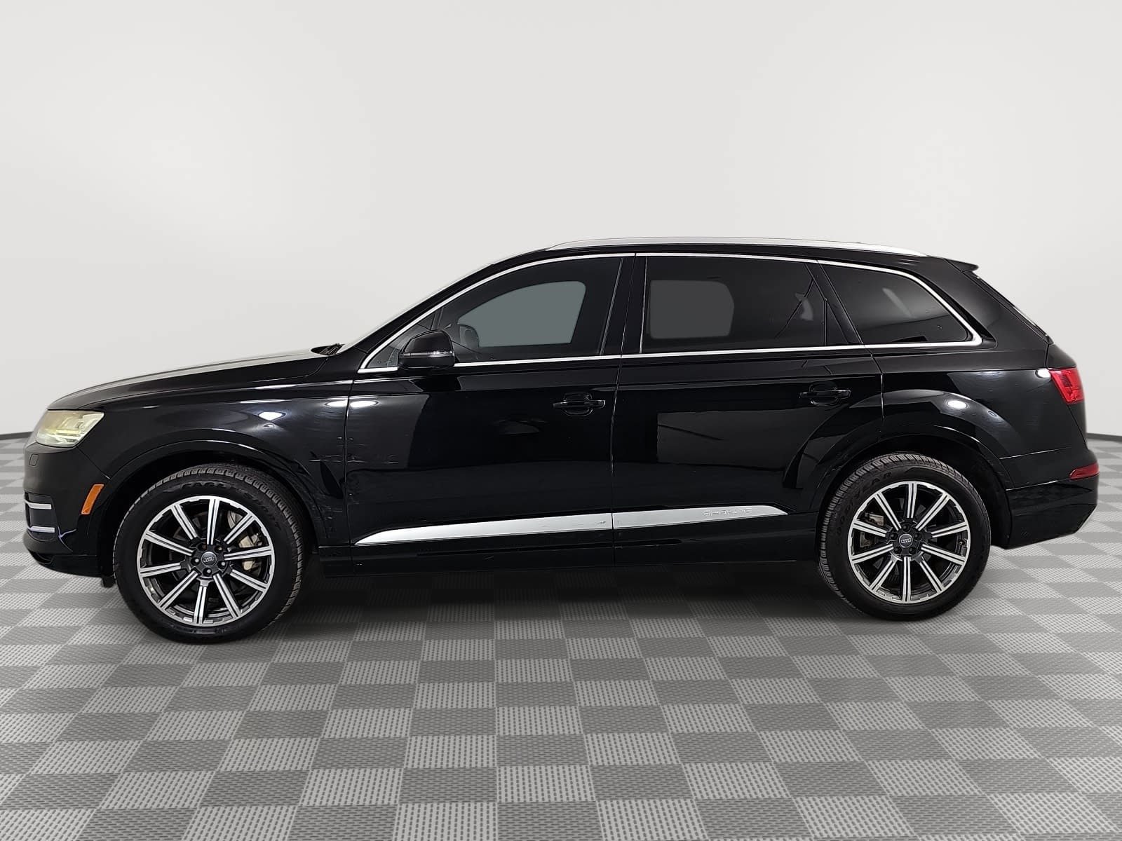 Used 2017 Audi Q7 3.0T Premium Plus AWD/4WD image 5