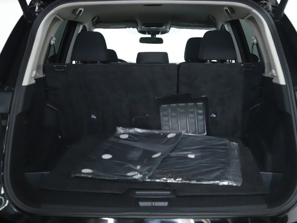 Certified 2025 Nissan Rogue SV image 30