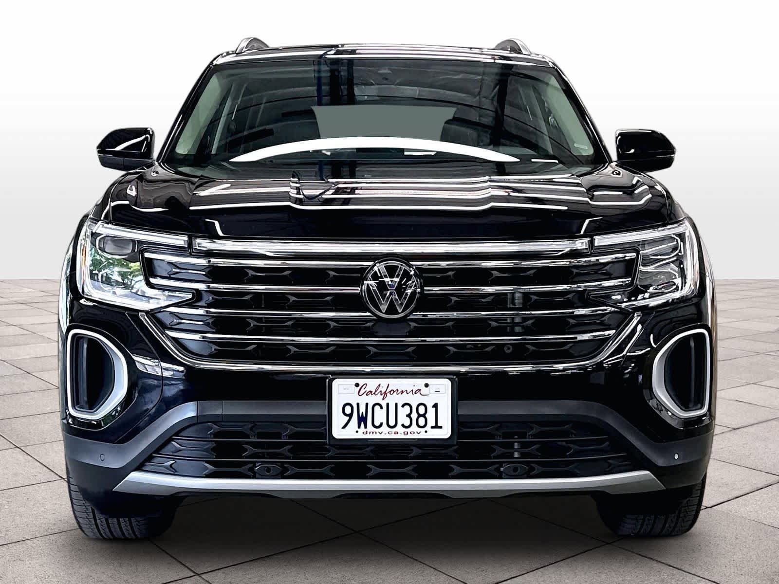 Certified 2026 Volkswagen Atlas SE w/ Panoramic Sunroof Package FWD image 2