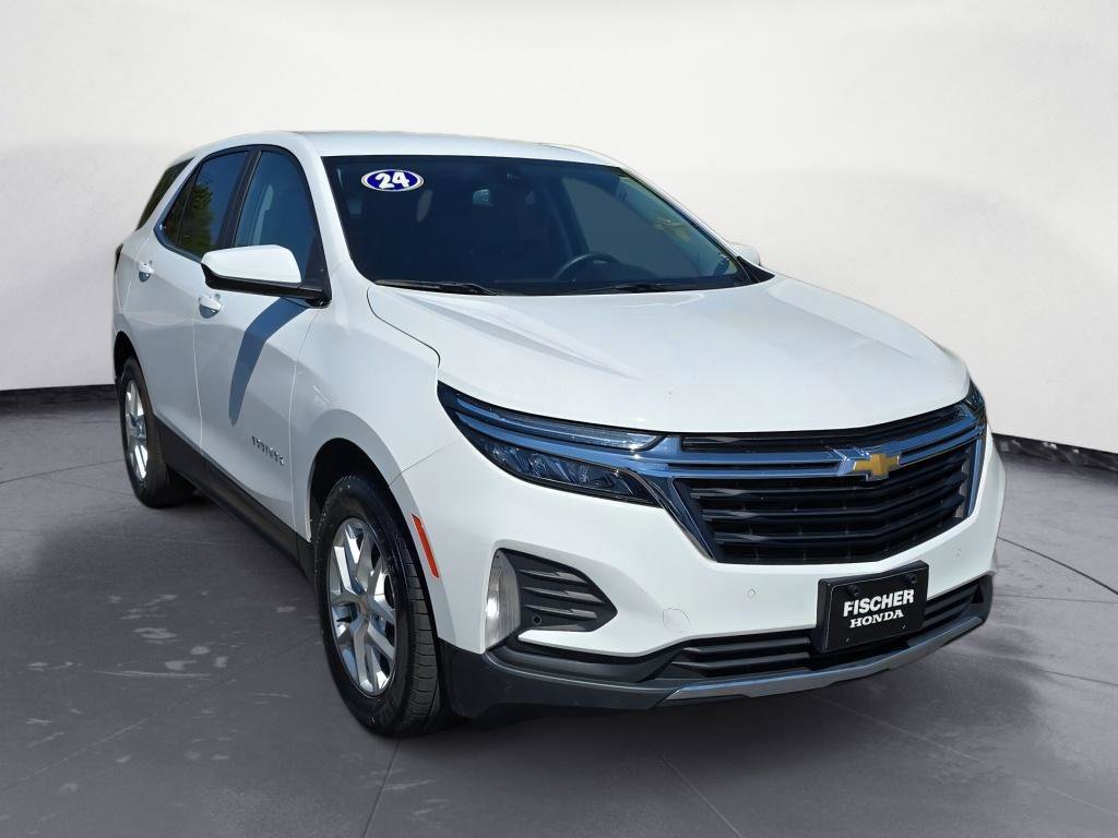 Used 2024 Chevrolet Equinox LT FWD image 2