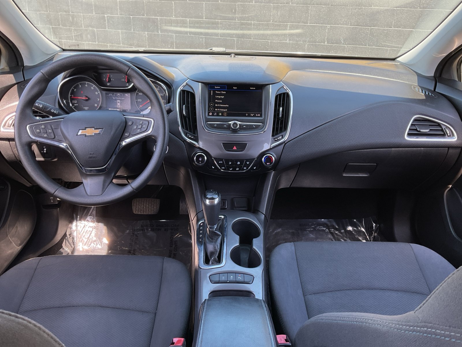 Used 2019 Chevrolet Cruze LT w/ Convenience Package FWD image 14