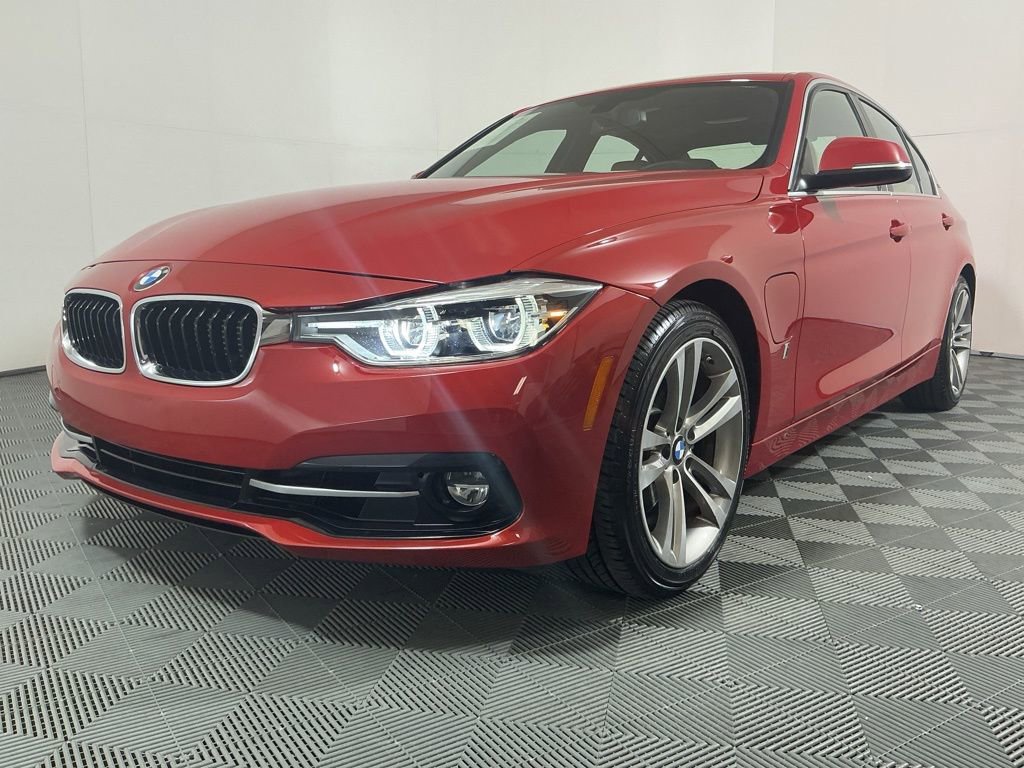 Used 2018 BMW 330e w/ Convenience Package image 2