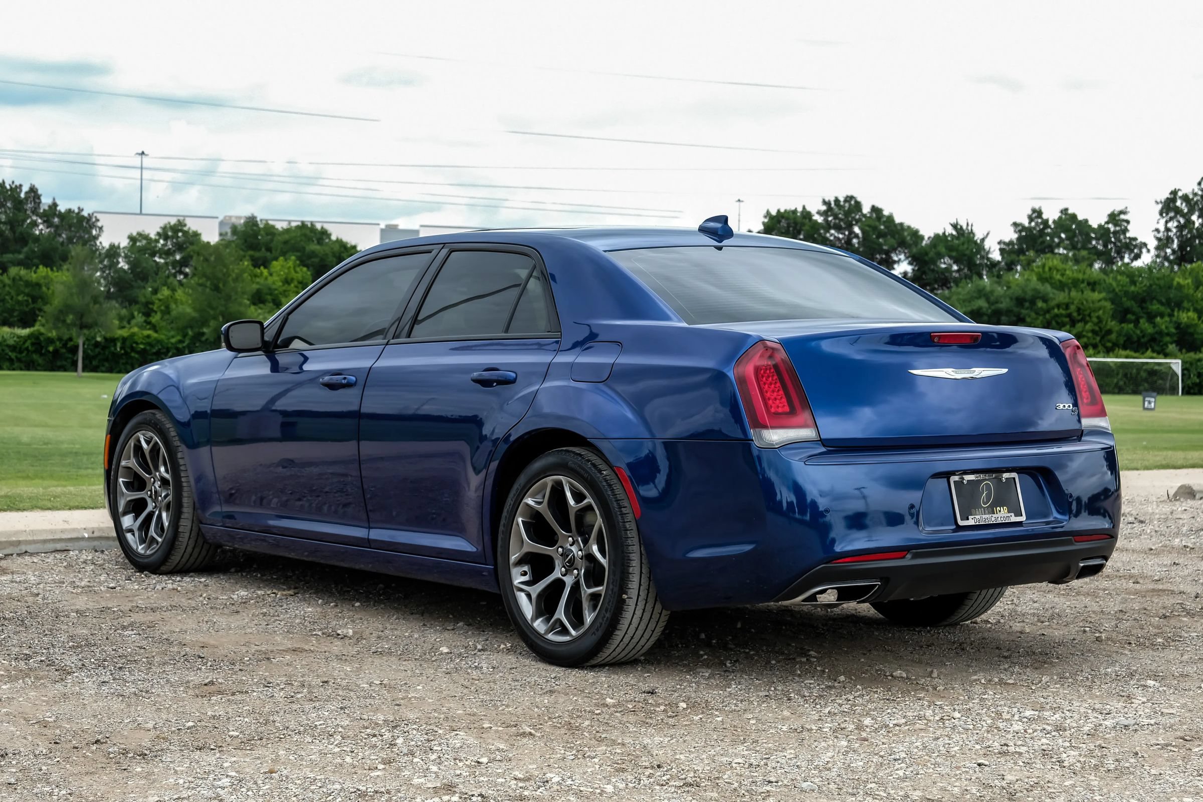Used 2018 Chrysler 300 S w/ 300S Premium Group RWD image 12