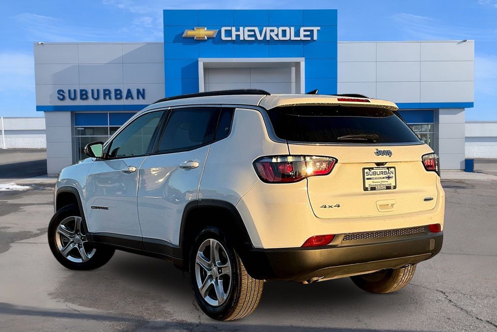 Used 2024 Jeep Compass Latitude AWD/4WD image 3