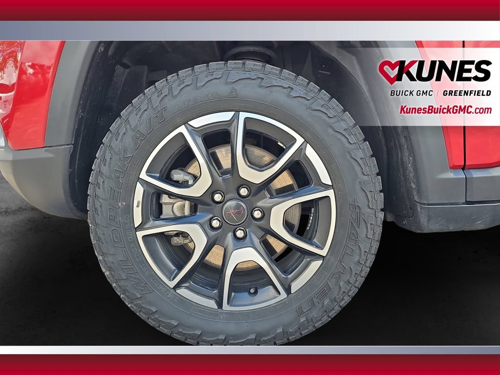 Used 2025 Jeep Compass Trailhawk AWD/4WD image 13