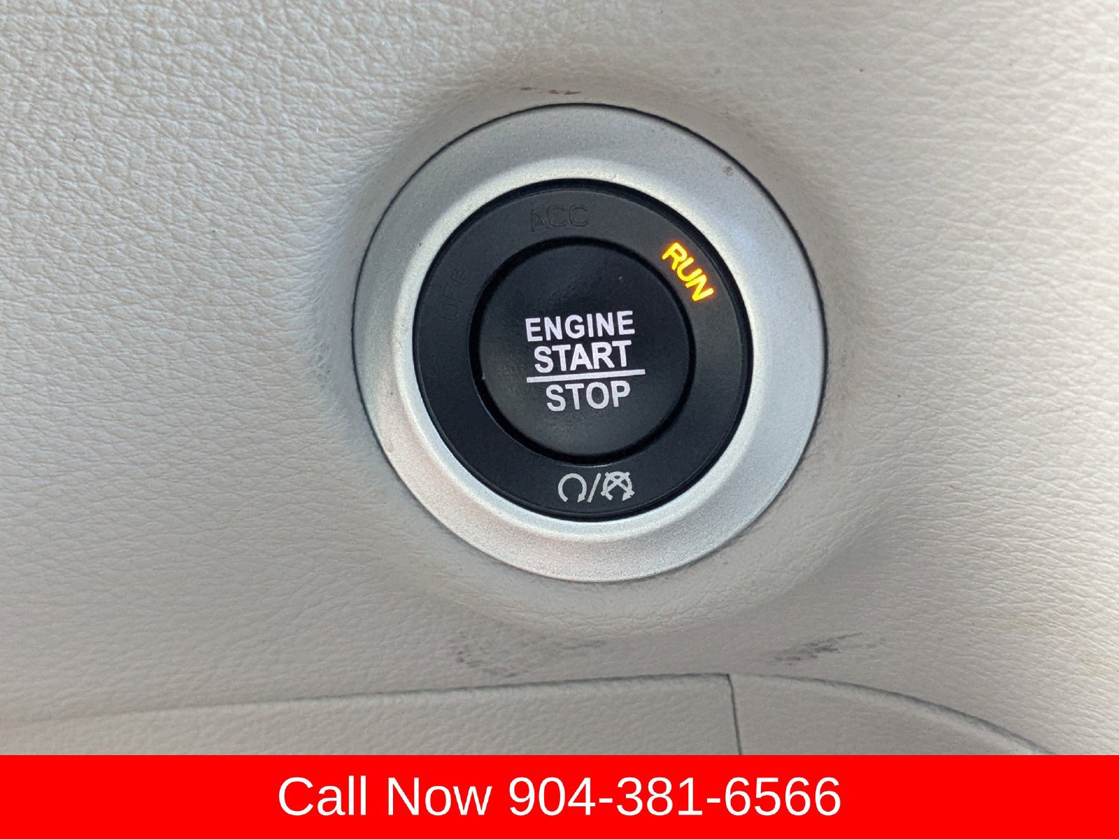 Used 2024 Chrysler Pacifica Limited FWD image 31