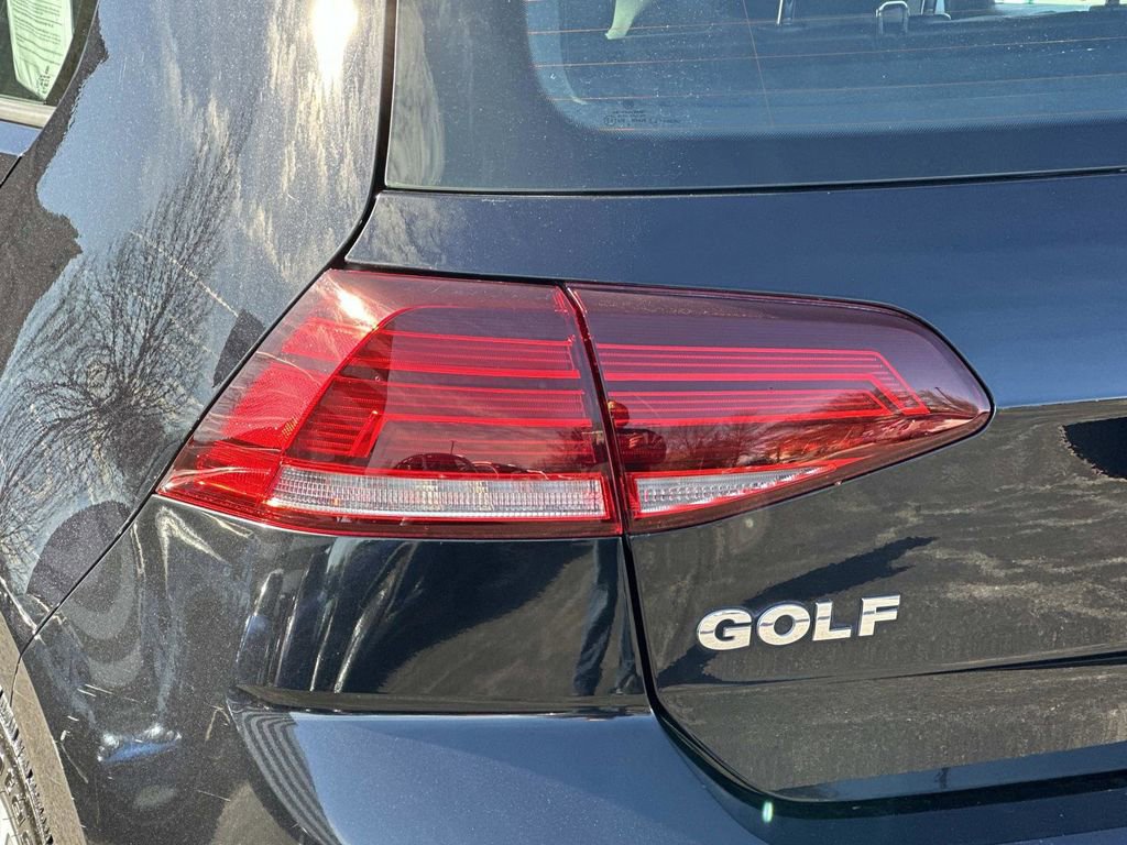 Used 2021 Volkswagen Golf 4-Door image 9
