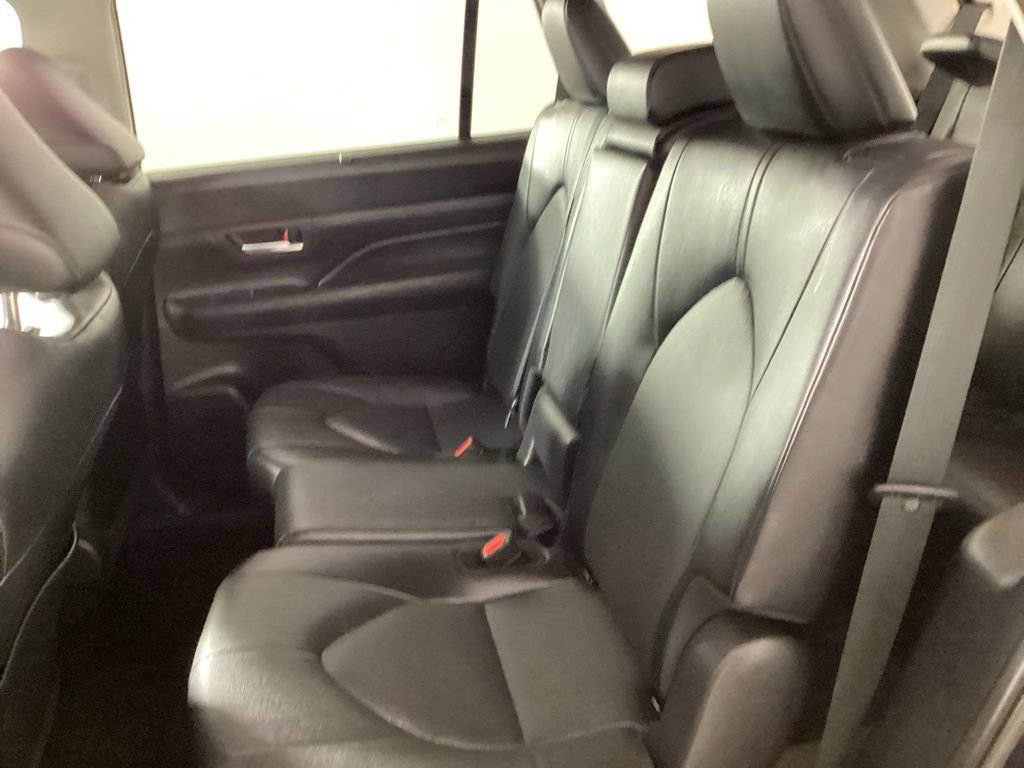 Used 2024 Toyota Grand Highlander AWD image 25