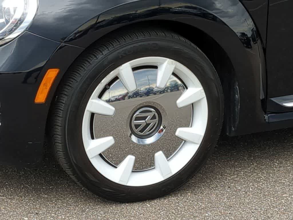 Used 2019 Volkswagen Beetle 2.0T Final Edition SEL FWD image 14