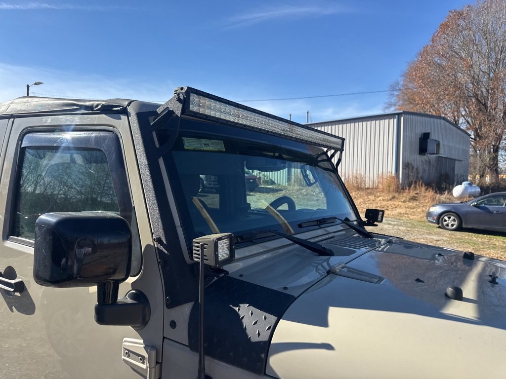 Used 2017 Jeep Wrangler Unlimited Sahara w/ Connectivity Group image 15