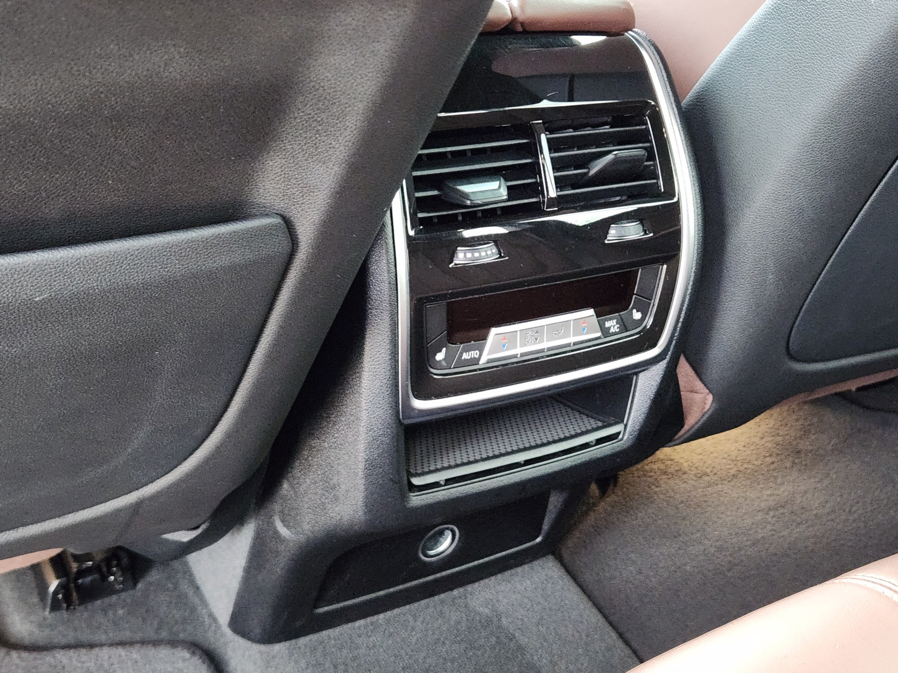Used 2022 BMW X5 M50i w/ Executive Package AWD/4WD image 26