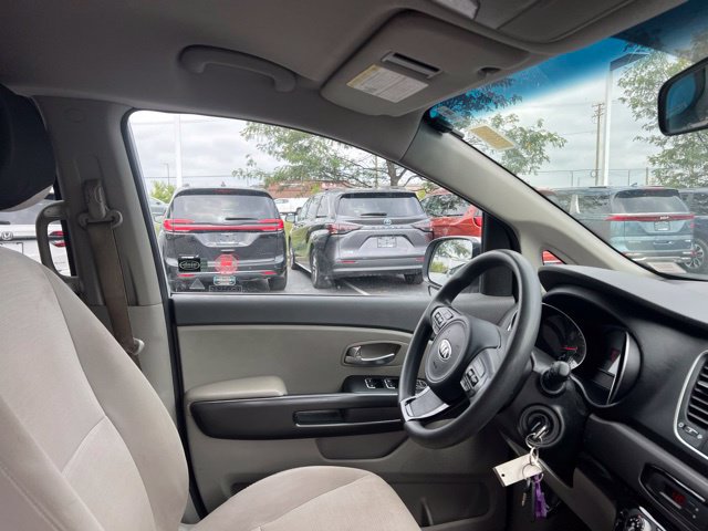 Used 2015 Kia Sedona LX FWD image 32