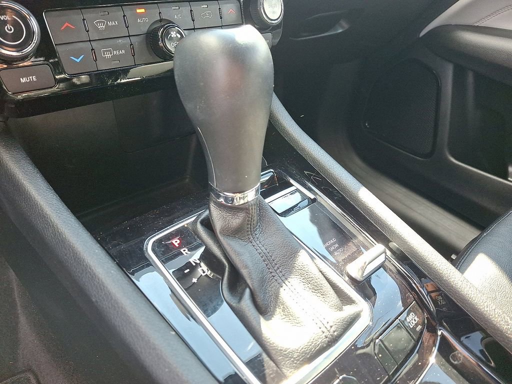 Used 2023 Jeep Compass Limited image 15