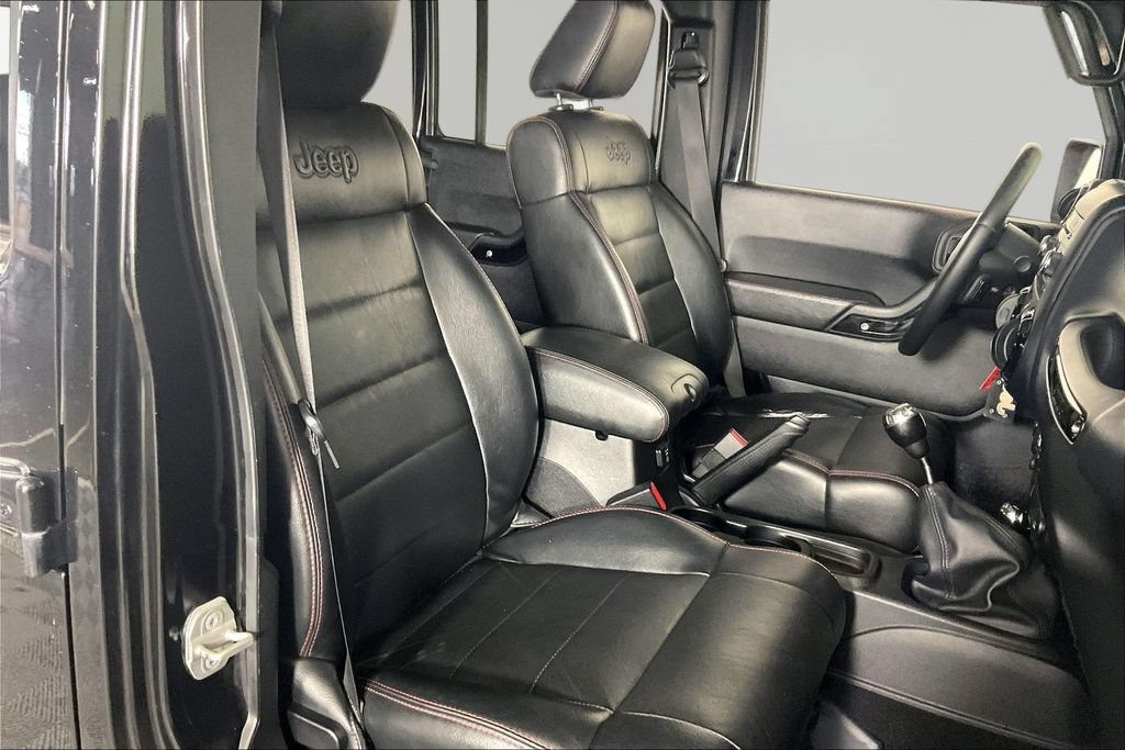 Used 2012 Jeep Wrangler Unlimited Sahara AWD/4WD image 25