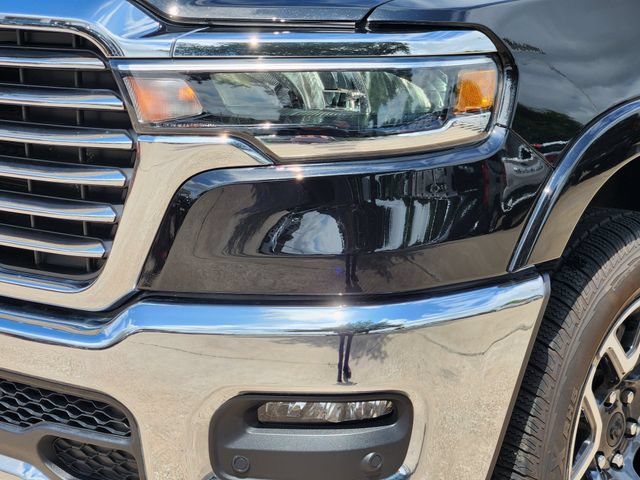 Used 2025 RAM 1500 Laramie AWD/4WD image 8