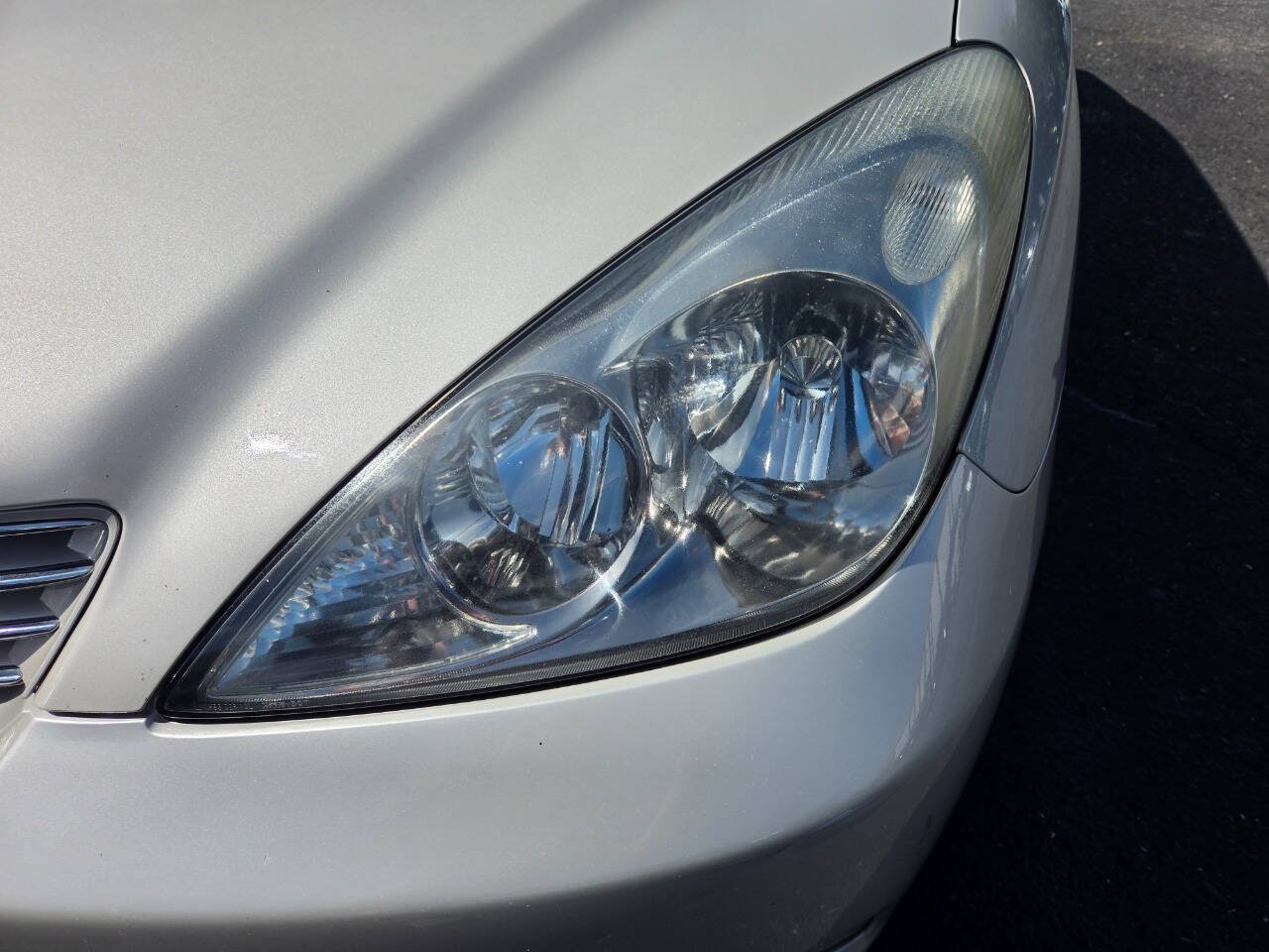 Used 2002 Lexus ES 330 FWD image 2