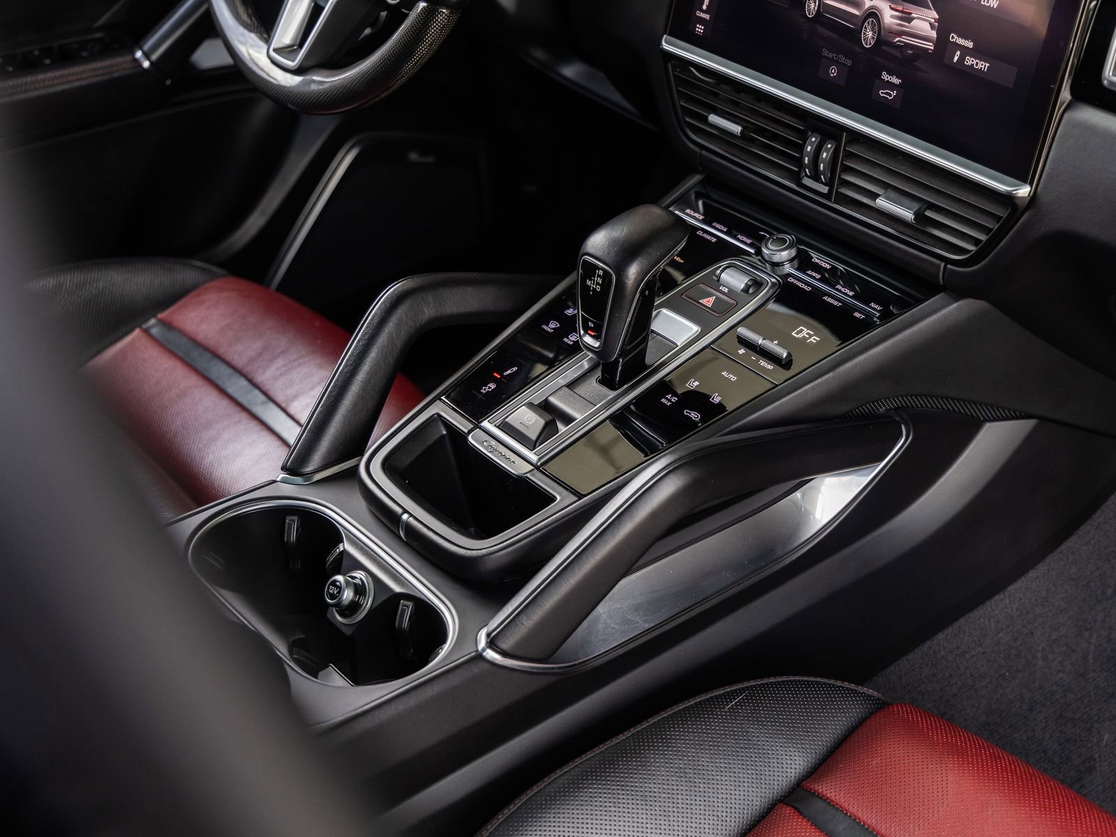 Certified 2020 Porsche Cayenne Turbo AWD/4WD image 32