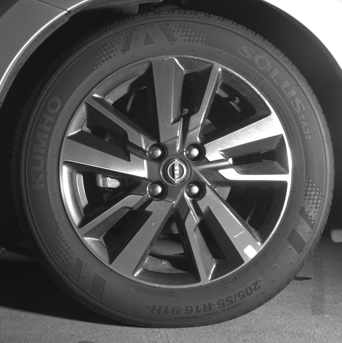 Used 2025 Nissan Versa SV image 12