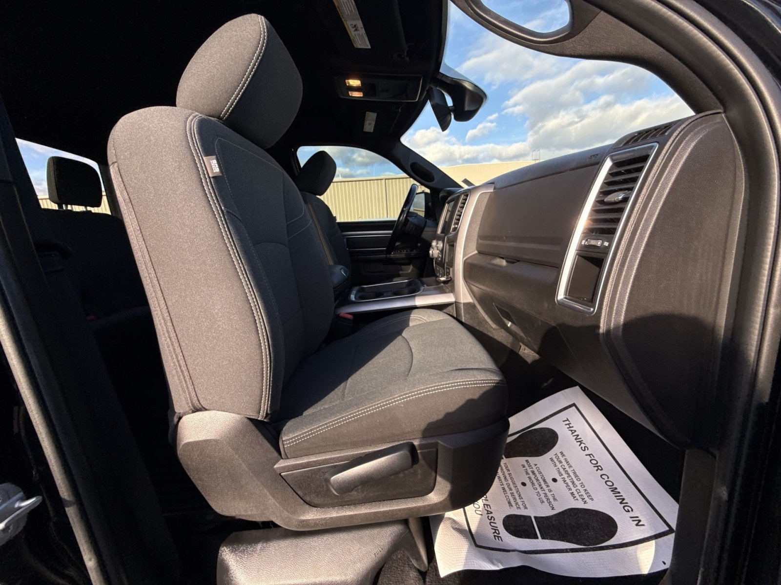 Used 2022 RAM 1500 Warlock AWD/4WD image 23