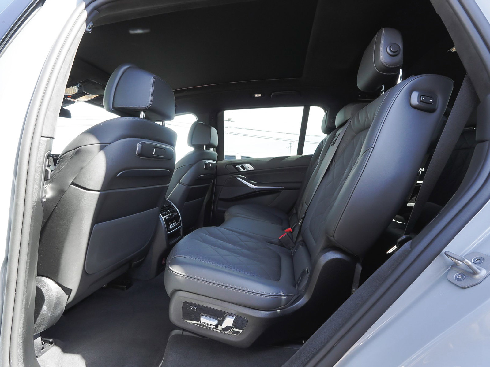 Used 2025 BMW X7 xDrive40i image 33