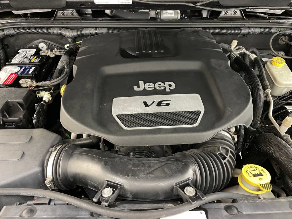 Used 2016 Jeep Wrangler Unlimited Sahara AWD/4WD image 42