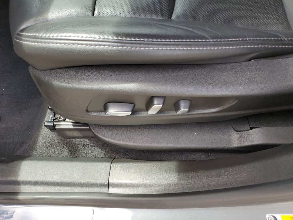 Used 2023 Cadillac XT6 Premium Luxury image 23