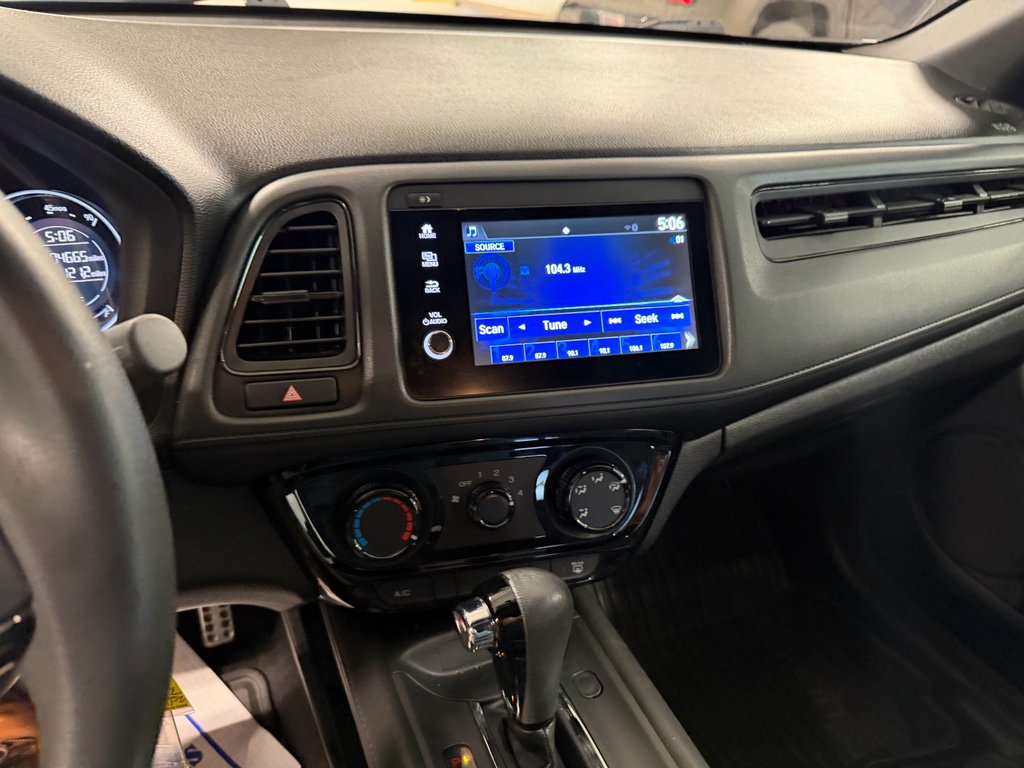 Used 2020 Honda HR-V Sport image 9