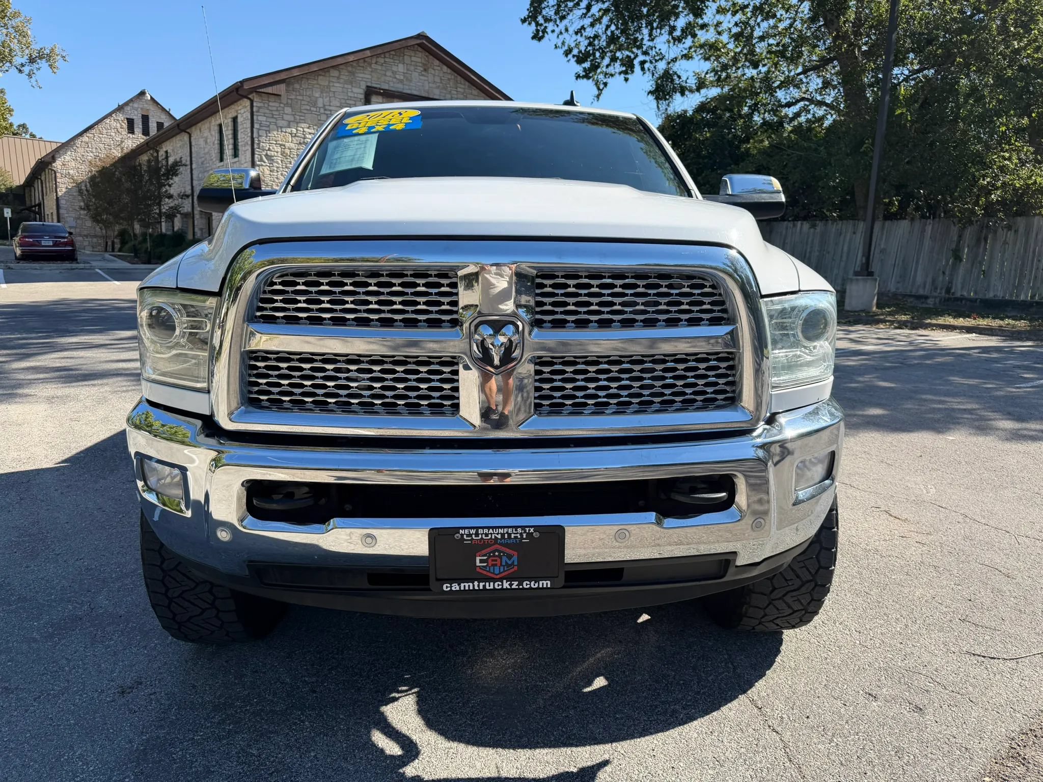 Used 2018 RAM 2500 Laramie AWD/4WD image 2