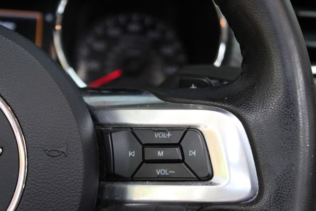 Used 2016 Ford Mustang Convertible RWD image 17
