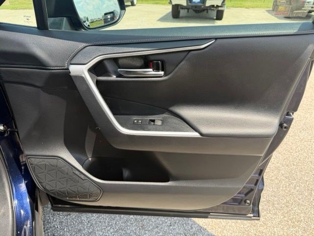Used 2021 Toyota RAV4 Limited AWD/4WD image 35