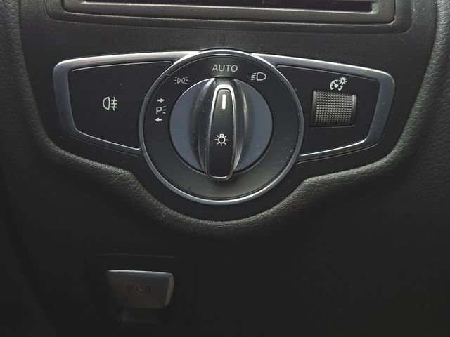 Used 2022 Mercedes-Benz GLC 300 4MATIC image 27