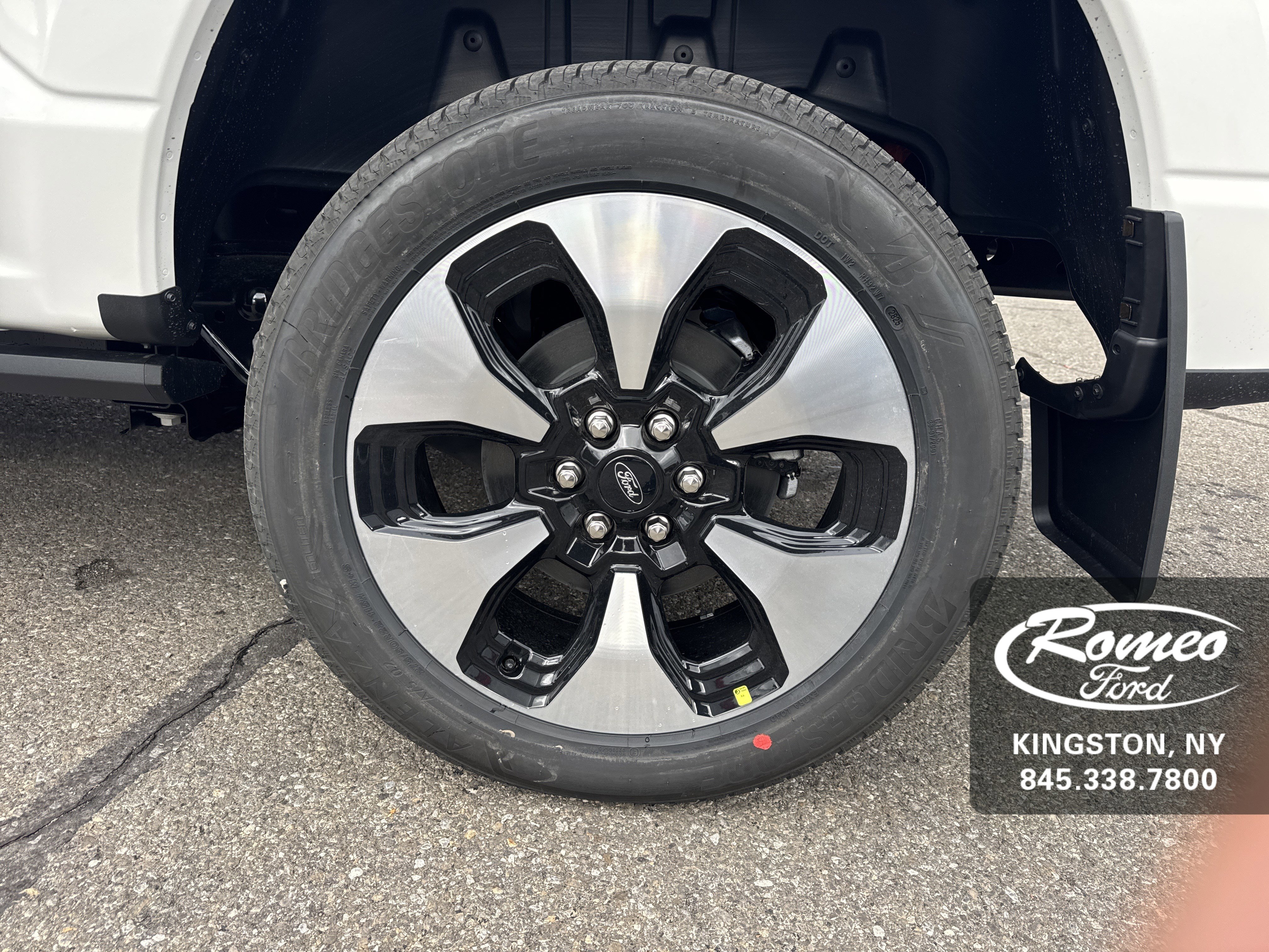 New 2025 Ford F150 Lightning Platinum image 37