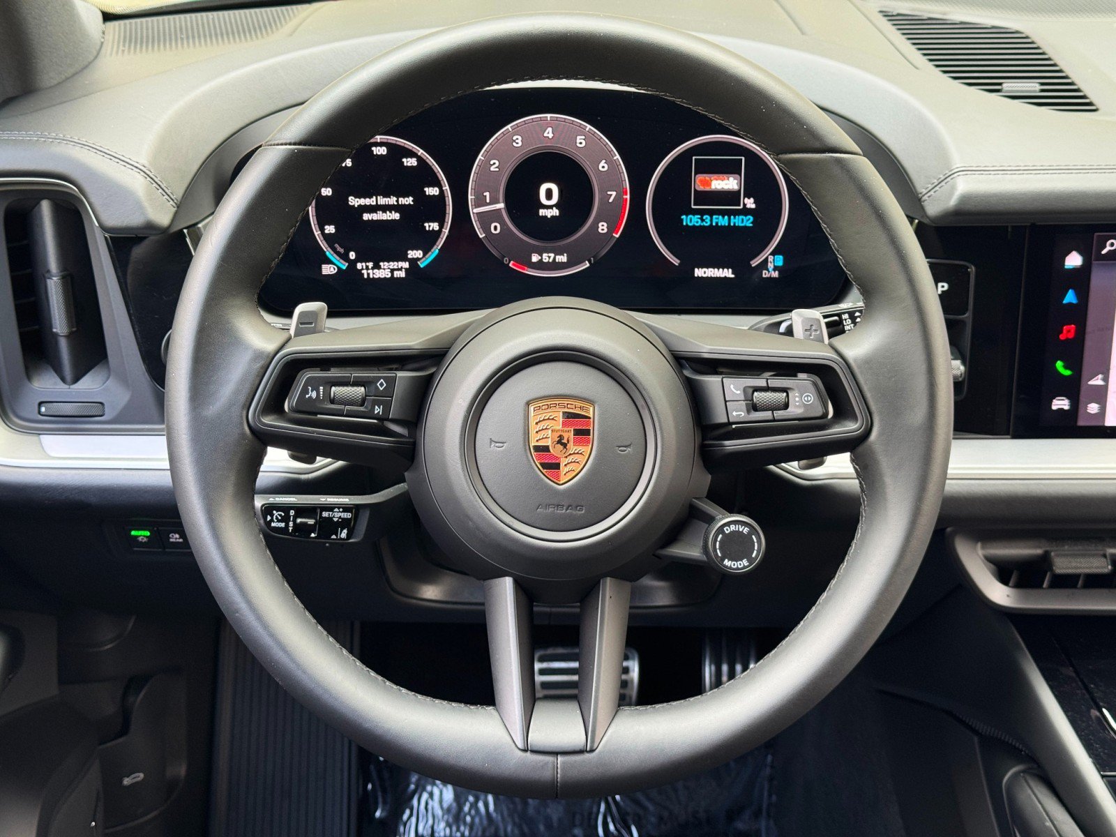 Used 2025 Porsche Cayenne S w/ Premium Package Plus AWD/4WD image 19
