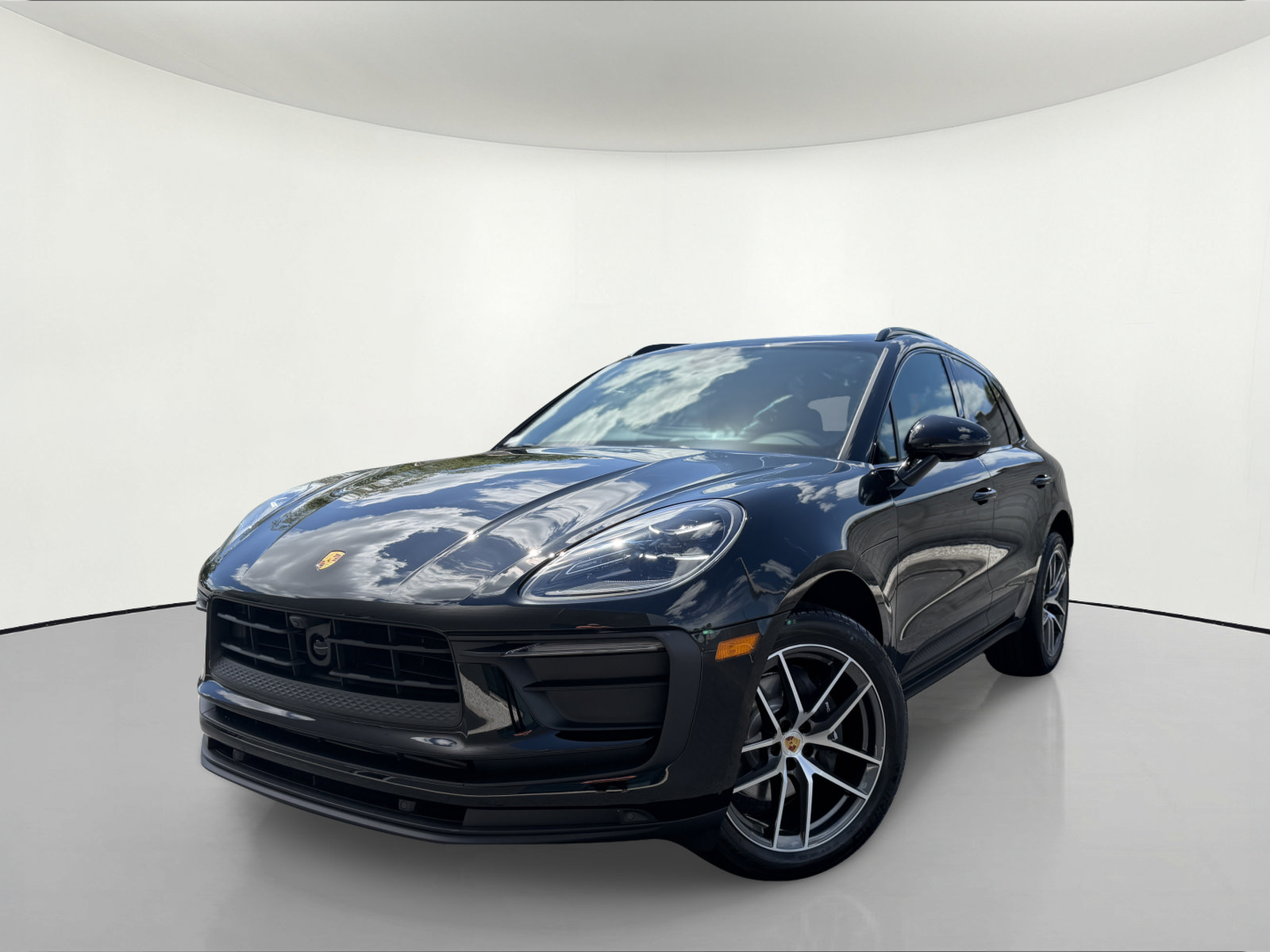 New 2026 Porsche Macan AWD/4WD image 1