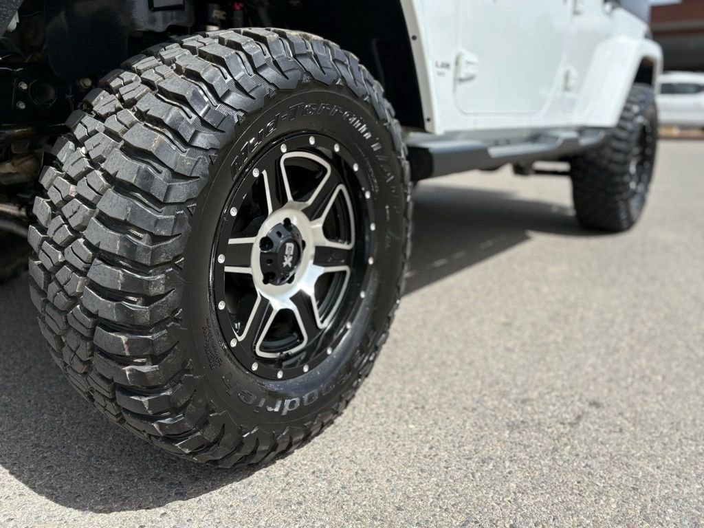 Used 2016 Jeep Wrangler Unlimited Sahara w/ Connectivity Group image 6
