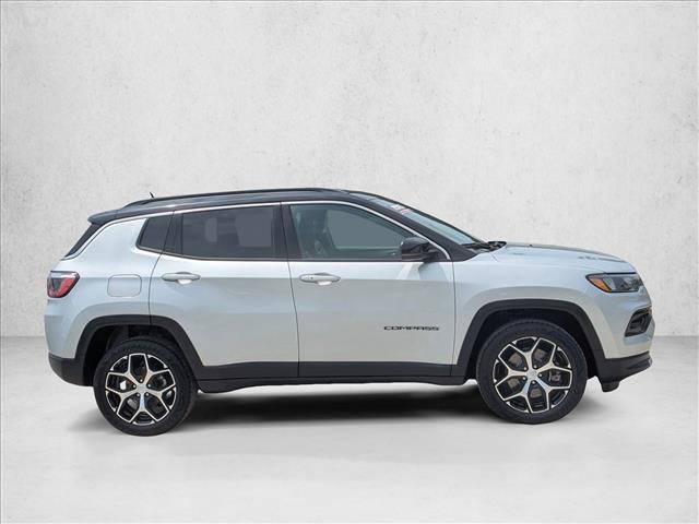Used 2024 Jeep Compass Limited AWD/4WD image 4