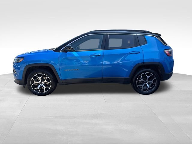 Used 2025 Jeep Compass Limited AWD/4WD image 2