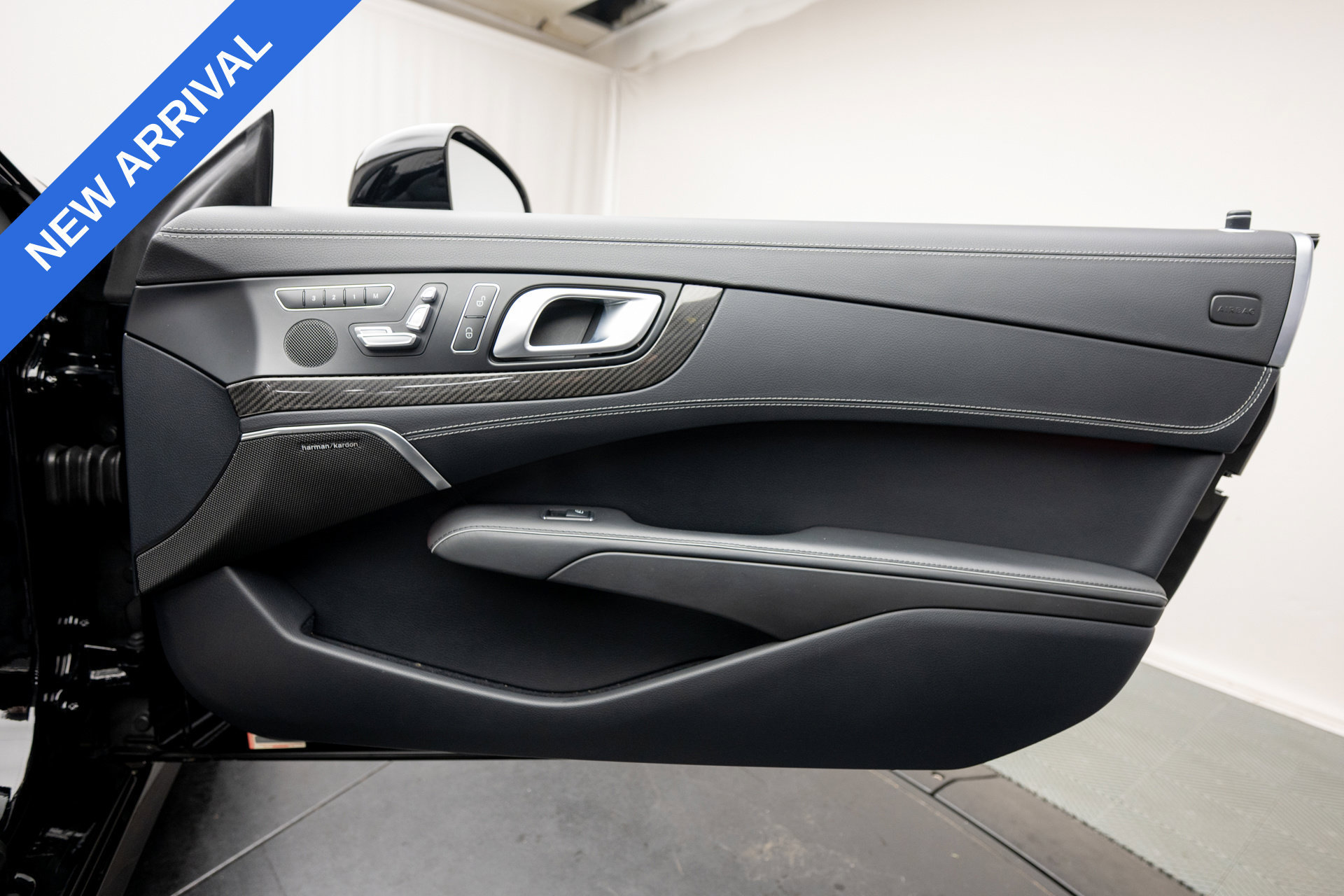 Used 2016 Mercedes-Benz SL 550 image 31