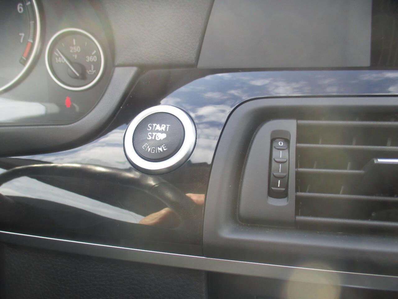 Used 2011 BMW 535i xDrive Sedan image 24