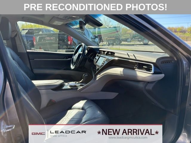 Used 2018 Toyota Camry XLE FWD image 10