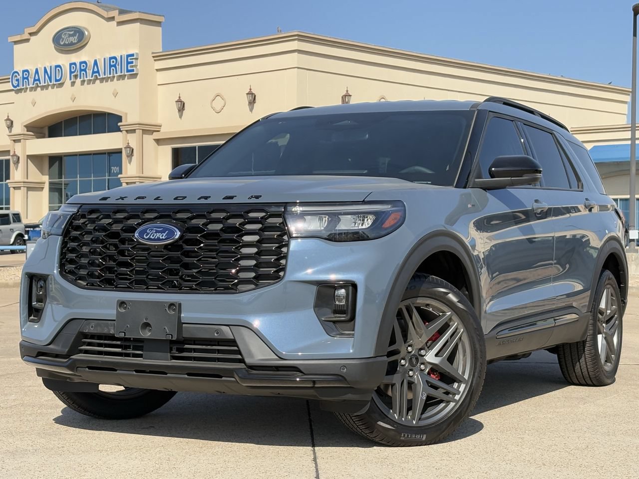 New 2025 Ford Explorer ST-Line w/ Premium Package AWD/4WD image 2