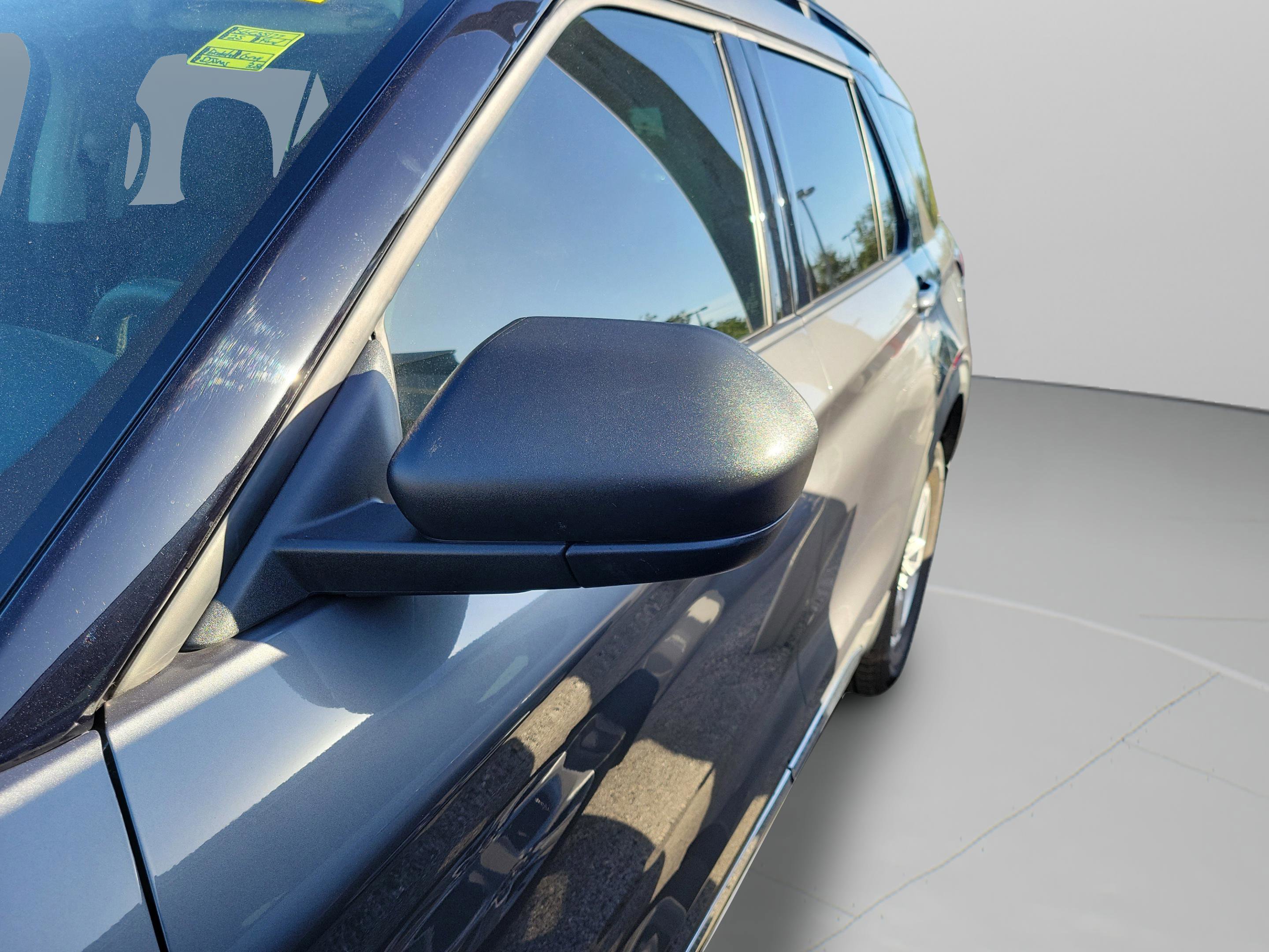 Used 2025 Ford Explorer Active AWD/4WD image 27