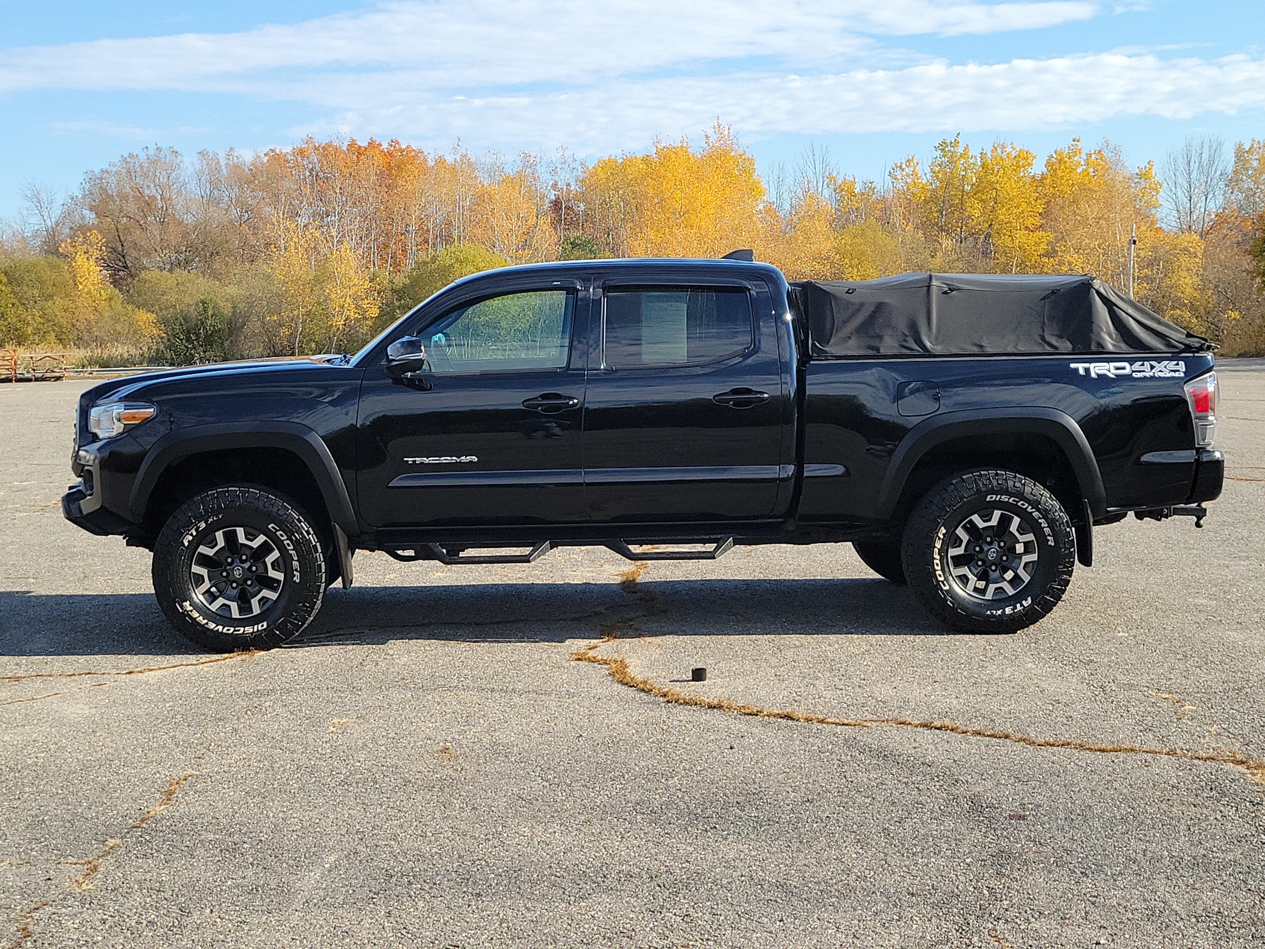Used 2020 Toyota Tacoma TRD Off-Road w/ Technology Package AWD/4WD image 8
