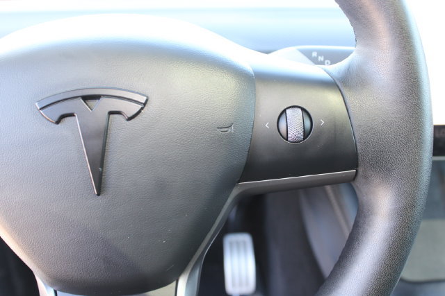 Used 2022 Tesla Model Y Performance AWD/4WD image 15