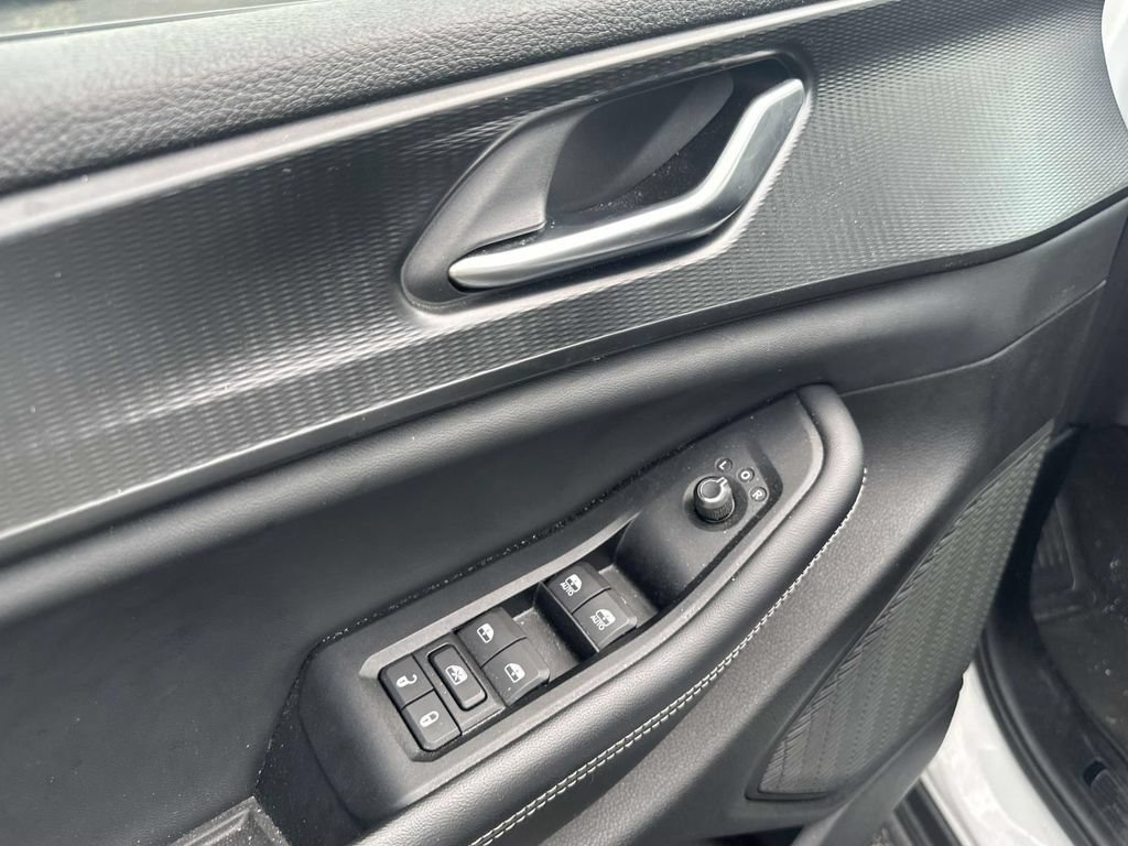 Used 2023 Jeep Grand Cherokee L Laredo w/ Luxury Tech Group I AWD/4WD image 17