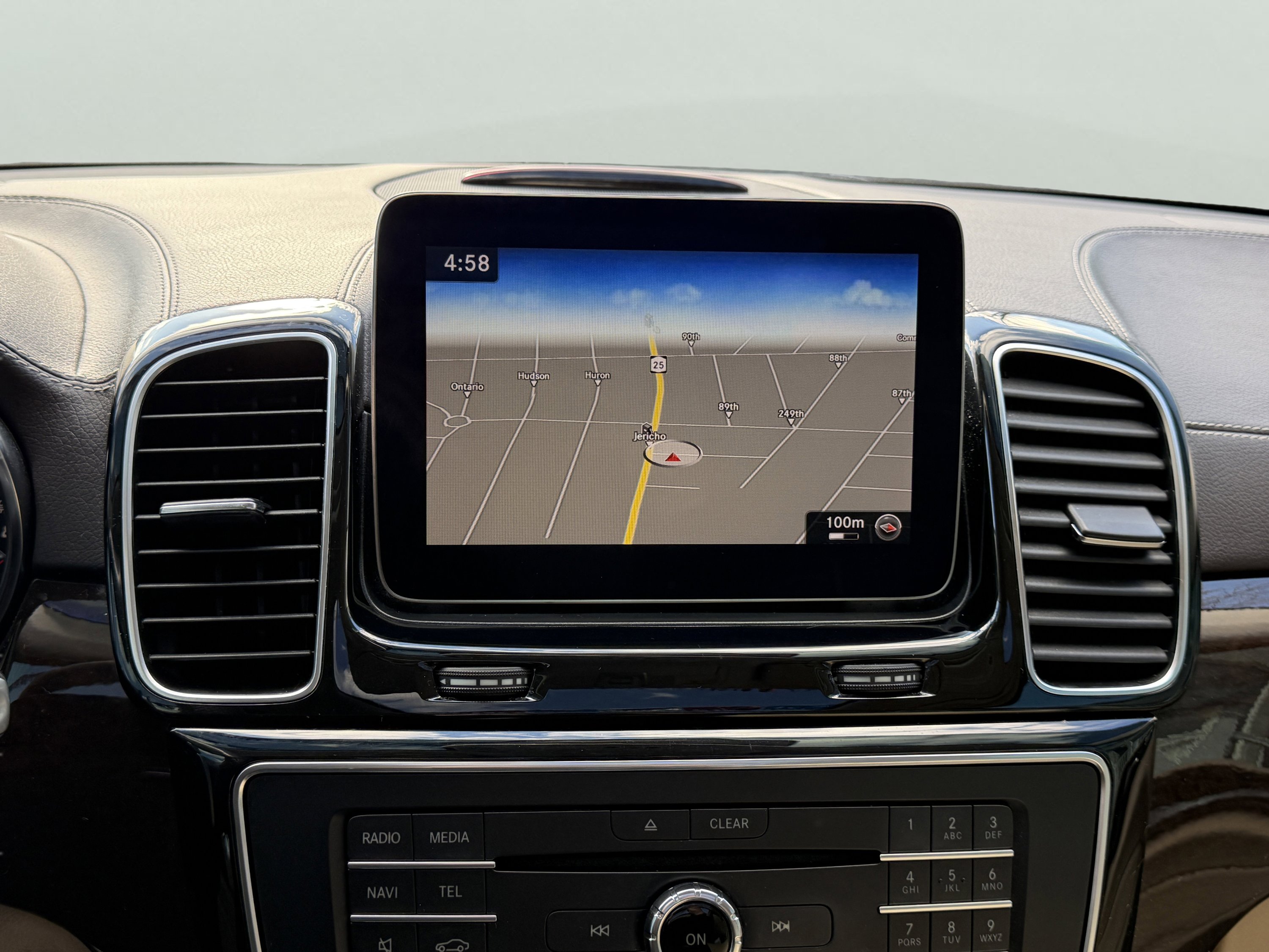 Used 2018 Mercedes-Benz GLS 450 4MATIC w/ Premium Package image 33