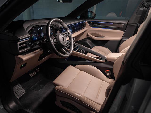 Certified 2024 Porsche Macan Turbo Electric image 4