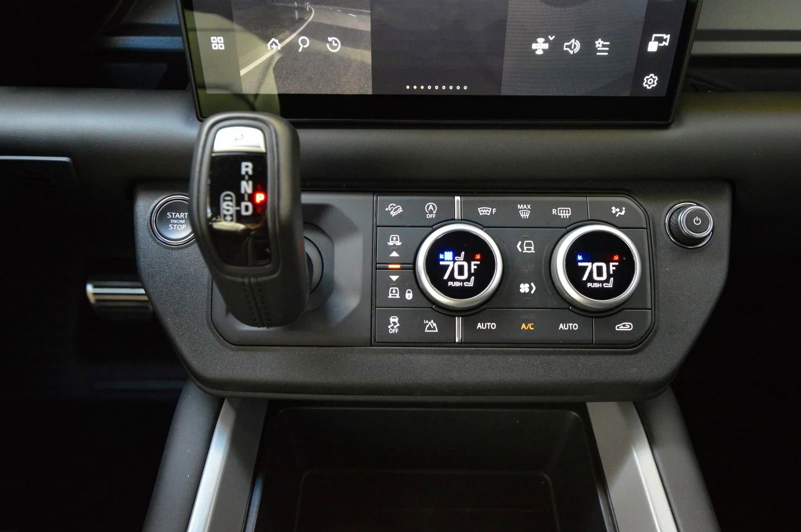 Used 2025 Land Rover Defender 130 V8 image 39