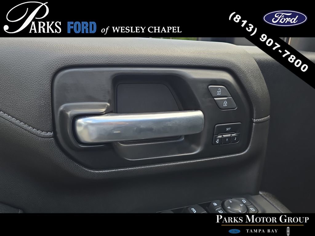 Used 2023 GMC Sierra 2500 Denali w/ Denali Black Diamond Edition AWD/4WD image 16